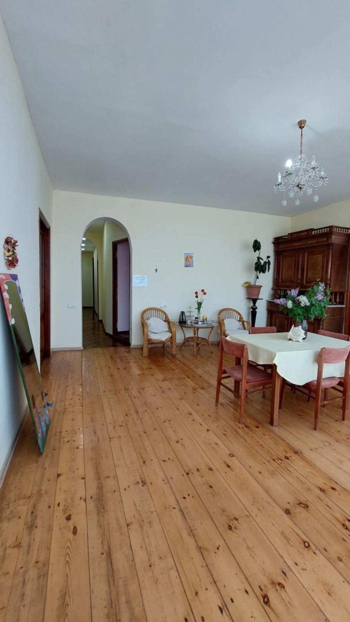 Guesthouse "Door" In シグナギ エクステリア 写真